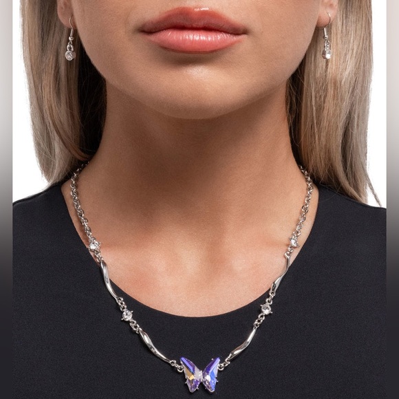 Jewelry - NWT Purple UV Butterfly Necklace & Earrings Set(Last Set)